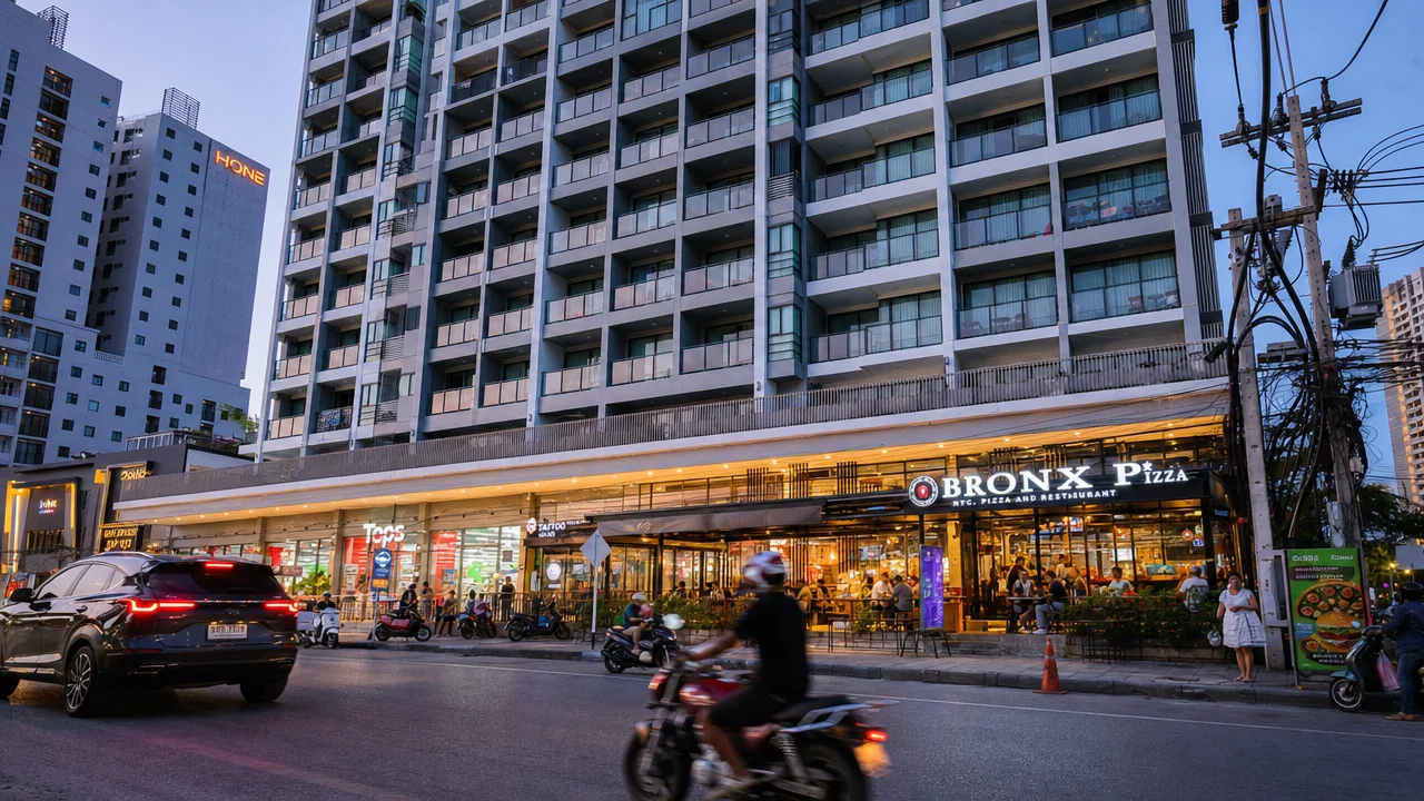 Комплекс Siam Oriental Plaza в центре Паттайи с коммерческими и жилыми зонами